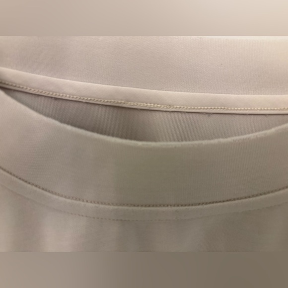 LULULEMON Softstreme Perfectly Oversized
Cropped Crew, size 6, neutral tan color - Picture 6 of 6